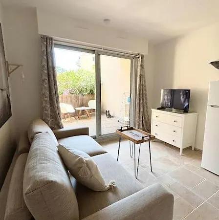Centre Ville- Grand Balcon-meuble Boconcept Apartment Cavalaire-sur-Mer