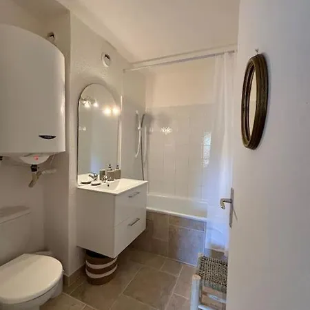 Apartment Centre Ville- Grand Balcon-meuble Boconcept Cavalaire-sur-Mer